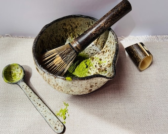 Cuenco de matcha hecho a mano, juego de matcha – Colección Winter Woods, Chawan de cerámica con cuchara y batidor de bambú