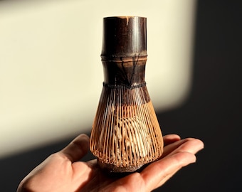 Batidor de bambú y soporte de cerámica para batidor, juego de matcha – Colección Bosques de Invierno