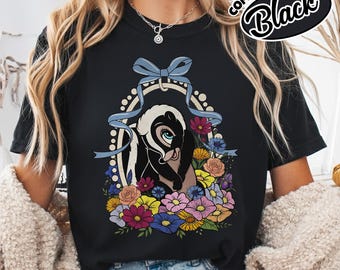 Camiseta Comfort Color Disney Bambi Flower, Camisa Floral Frame Coquette Bow, Camisetas a juego para Disneyland, Conjuntos para viaje a Disneyland 2026 RLTC05