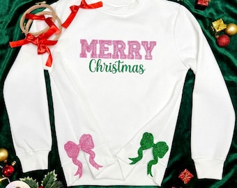 Sudadera navideña bordada personalizada, con lazo lateral y cuello redondo navideño.