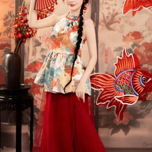 Vietnamese Traditional Halter Top – Ao Yem Outfit for Tet Holiday or Mid-Autumn Photoshoot – Elegant Festival Costume for Women