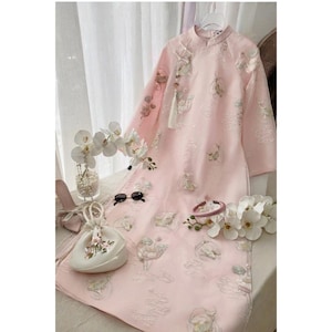 Women’s 4-Panel Vietnamese Ao Dai – Pink Embroidered Silk Dress with Lining – Elegant Outfit for Lunar New Year 2026