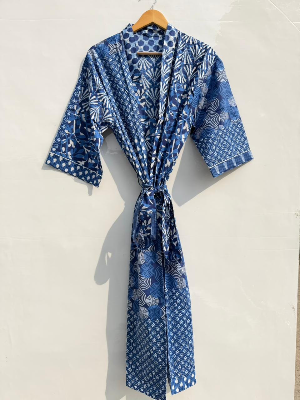 blue and white kimono dress White & Blue Wave Women's Short Charmeuse Kimono Robe