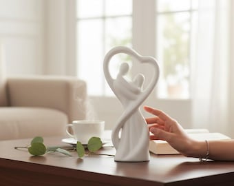 Escultura de pareja en forma de corazón de resina / Figura de amor abstracta moderna