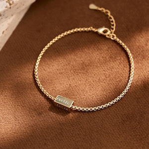 Personalisiertes Armband mit 4 Namen Personalisierte Name Bar Armband | Personalisiertes Armband mit Gravur Minimalistischer Goldschmuck | Geschenk für Mama Oma Her