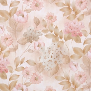 Puede incluir: Papel pintado floral vintage con un patr&oacute;n repetido de flores rosas y melocot&oacute;n, hojas verdes y marrones y racimos blancos parecidos a hortensias. El fondo es de color blanco roto, creando una est&eacute;tica vintage.
