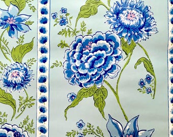 1970s Vintage Floral Wallpaper – Big Blue Flowers with Stripe