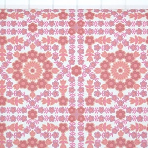 Retro Wallpaper by the Yard 70s Vintage Wallpaper 1970s Pink and Coral Geometric Floral on White image 2