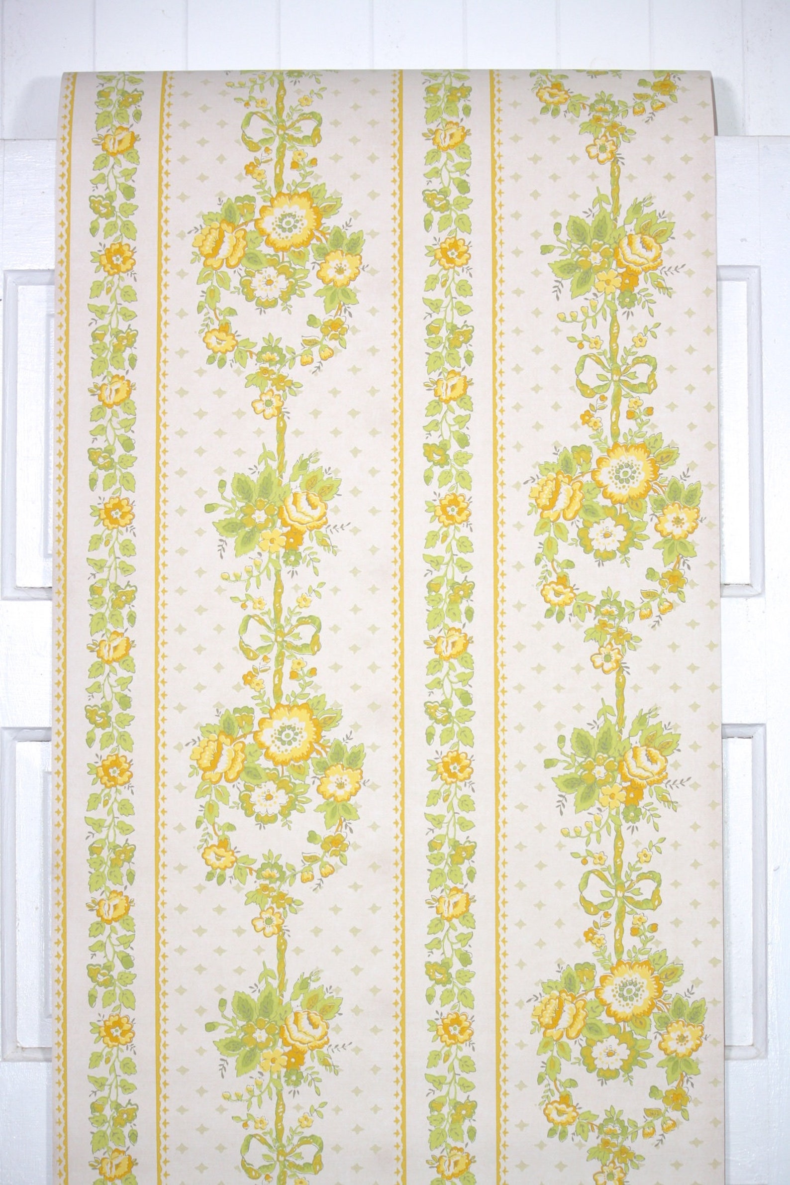 1970s Vintage Wallpaper by the Yard Retro Floral Stripe Etsy