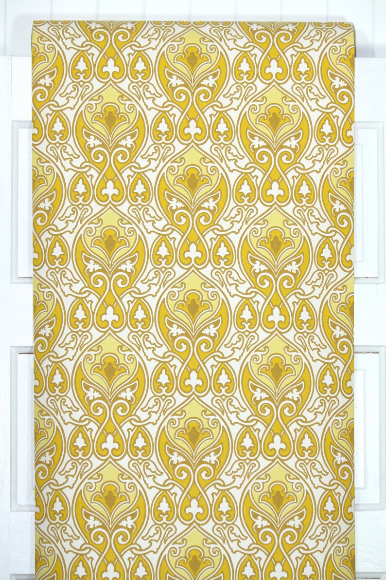 1970s Vintage Wallpaper By the Yard – 1970s Golden Yellow and White Damask immagine 3