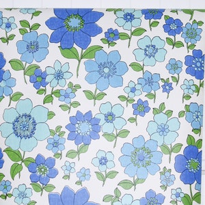1970s Vintage Wallpaper by the Yard Retro Floral Wallpaper with Bright Blue and Turquoise Flowers on White image 2