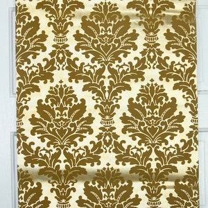 Retro Flock Wallpaper by the Yard 70s Vintage Flock Wallpaper 1970s Gold Flock Damask on Metallic Gold Foil image 3