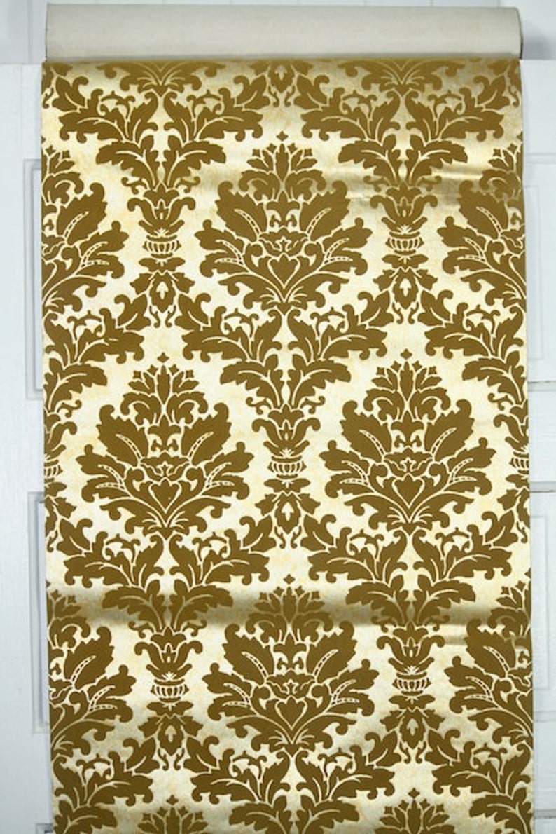 Retro Flock Wallpaper by the Yard 70s Vintage Flock Wallpaper 1970s Gold Flock Damask on Metallic Gold Foil image 3