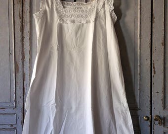 Antyczna bawełniana koszula nocna, vintage'owa francuska koszulka nocna, biała bawełniana koszula nocna, edwardiańska koronkowa bielizna, sukienka w stylu cottagecore, wiktoriańska bielizna nocna