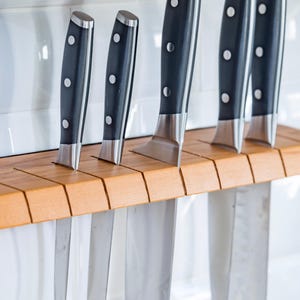 Chef Knife Storage Rack – Wooden Wall Mounted Knife Holder, Magnet Free Slot System Organizer for Kitchens, 12” 16” 20” 24”