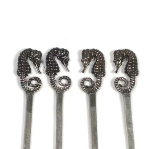 Baby Seepferdchen Sticks. Swizzle-Stick. Rührstäbchen. Baby Seepferdchen. Seepferdchen. Cocktail Zubehör. Martini. Geschenkartikel
