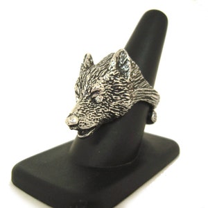 Wolf ring