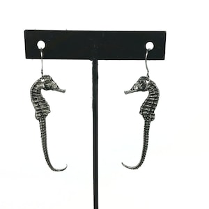 Baby Seahorse earrings. Sealife. Wires.