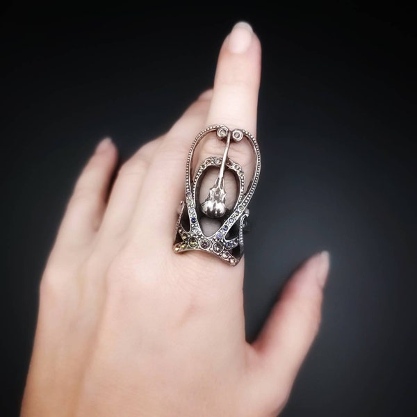 Nouveau Hummingbird Ring. Hummingbird Skull Ring.