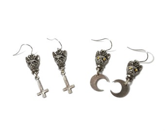 Kitten dangle earrings. Cat earrings. Wires. Familiars