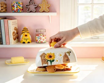 Personnalized Bee & Sunflower Ceramic Butter Dish - Custom Engraved Spring Floral Lidded Tray