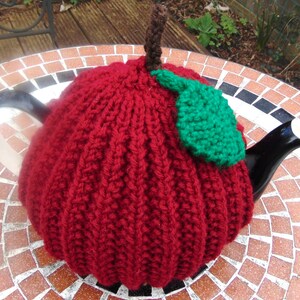 Red Apple Tea Cosy 4-6 cup image 3