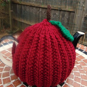 Red Apple Tea Cosy 4-6 cup image 2