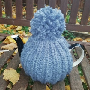 Hand Knitted 4-6 cup Tea cosy image 1