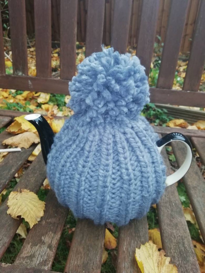 Hand Knitted 4-6 cup Tea cosy image 1