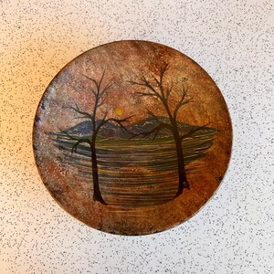 Miska z ceramiki artystycznej z motywem gór Blue Ridge, 9,5 cala szerokości, sygnowana