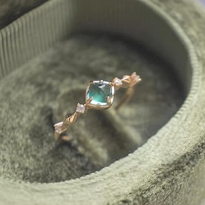 Groene CZ-ring 925 sterlingzilver vergulde sierlijke minimalistische verlovingsstijl modering