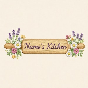 Può includere: Un disegno di mattarello in legno con la scritta "Name's Kitchen" in viola. Il mattarello è affiancato da composizioni floreali con lavanda, margherite e altri fiori colorati. Lo sfondo è beige chiaro.