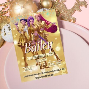 Puede incluir: Una invitación dorada para una fiesta de cumpleaños con tres personajes animados. La invitación dice "Bailey 3rd Birthday Party" con la fecha, hora y lugar. El fondo es un degradado dorado y blanco, con elementos decorativos.