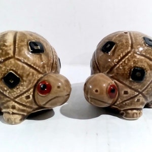 Vintage Ceramic Turtle Tortoise Japan Salt and Pepper Shakers