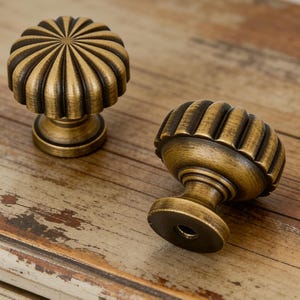 2pc Round Brass Cabinet Knobs,Vintage Dresser Drawer Pulls,Housewarming Gift