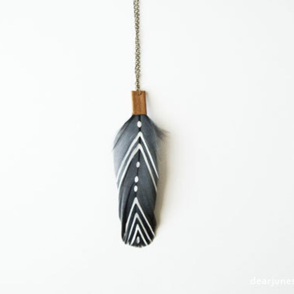TRIBAL FEATHER & LEATHER necklace - black