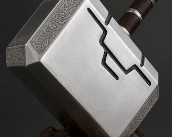 Młot Thora, Mjolnir, rekwizyt: dar nordyckiego boga, ręcznie robiony