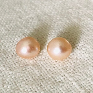 Peach Pearl stud earrings, Pink keshi Freshwater Pearl Stud Earrings,Stud Earrings, Gift for her