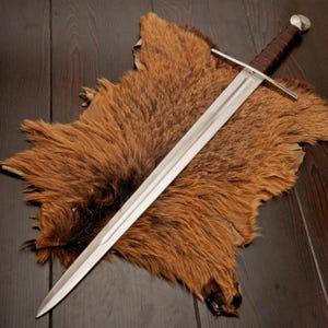 Handmade 40 Inch Stainless Steel Medieval Longsword Brown Leather Wrapped Handle Hand Cast Steel Guard Cow Leather Sheath