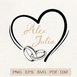 Può includere: Un design a forma di cuore nero con i nomi "Alex" e "Julia" in oro. Due fedi nuziali intrecciate in basso. Il design è su sfondo crema. Sotto, le lettere "PNG EPS SVG PDF DXF".