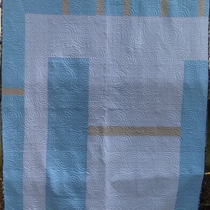Full Size Jacob's Quilt Pieced in Many Shades of Blue Batiks image 5