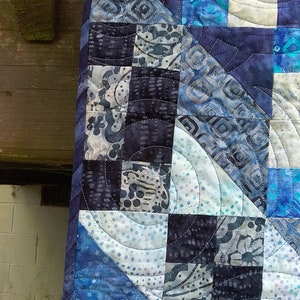 Full Size Jacob's Quilt Pieced in Many Shades of Blue Batiks image 4