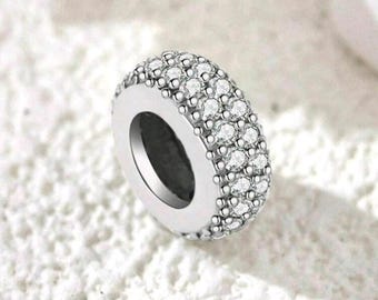 本物のスターリングシルバー PANDORA ブレスレット、チャーム 2 個付き