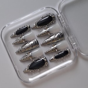 Czarno-chromowane srebrne paznokcie w stylu gotyckim / Rzeźbione metalowe paznokcie w formie pancerza / Wielokrotnego użytku paznokcie ręcznie robione