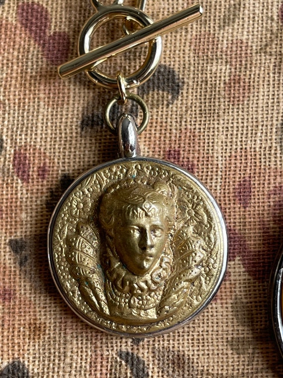 Antique Queen Elizabeth 1 button necklace