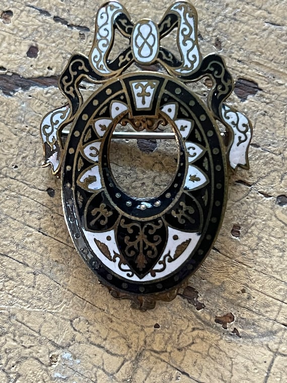 Antique French enamel brooch