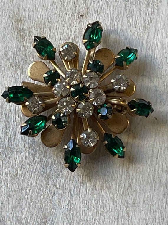 vintage emerald green rhinestone duet brooch penda