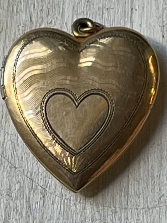 vintage gold heart photo locket