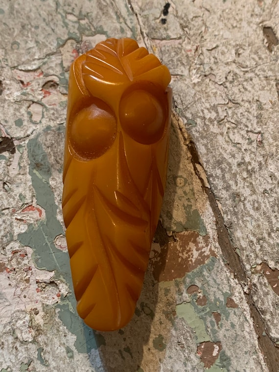 Authentic Art Deco Bakelite dress clip