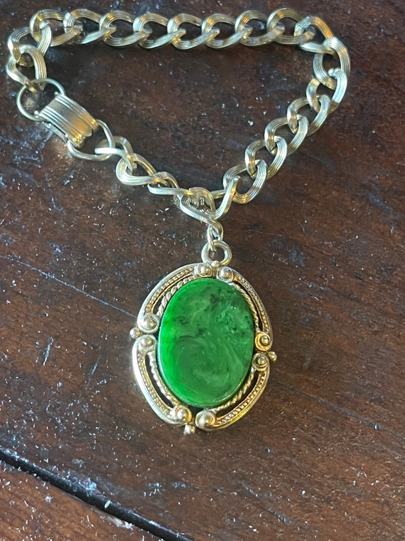 Vintage green stone cabochon bracelet